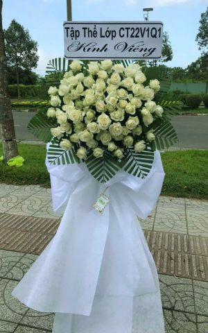 Kính Cẩn Nghiêng Mình